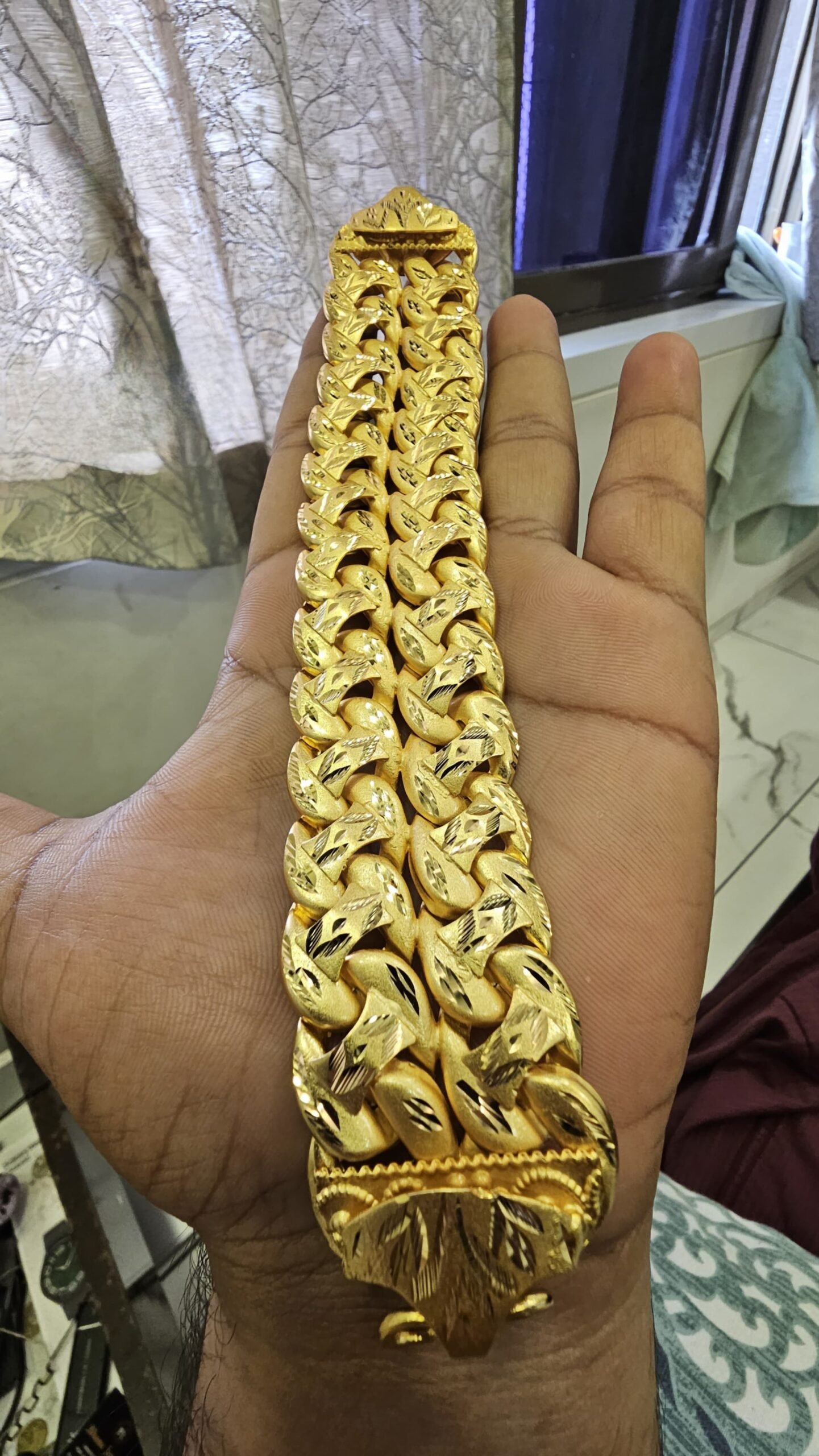 Golden Female Gold Plated Bracelet Free Size at Rs 77/piece in Surat | ID:  26397597488